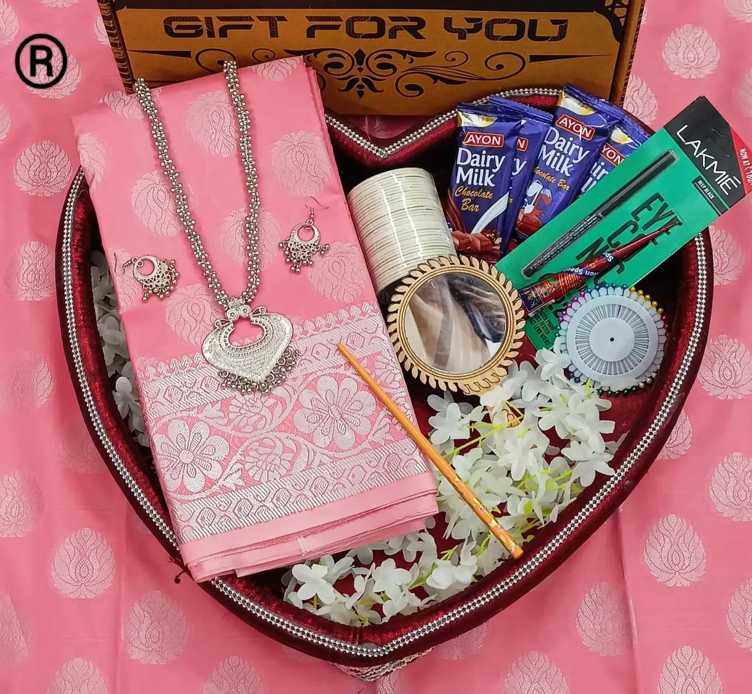 প্রিয় মানুষের জন্য সেরা গিফট প্যাকেজ । মিস্টি কালার কাতান শাড়ি