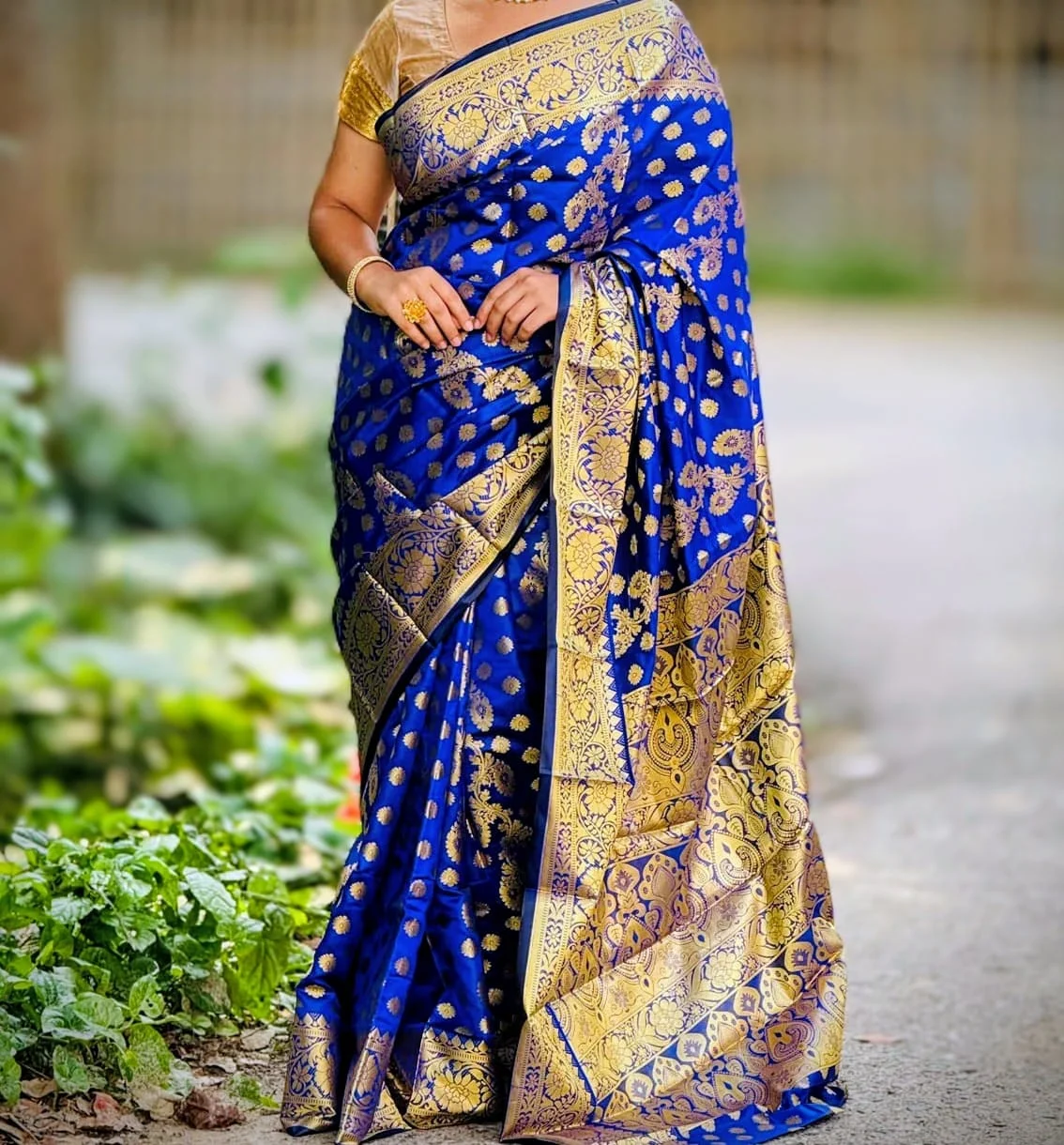 Blue Katan Saree Gift Set - সেরা সারপ্রাইজ বক্স - Image 2
